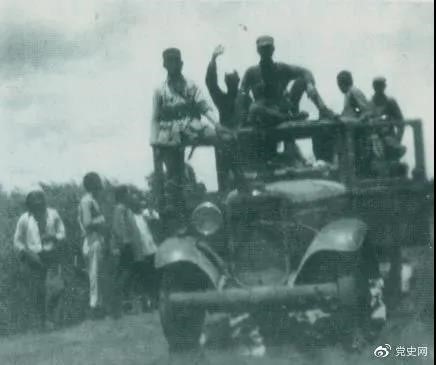 1938年3月31日，129師在邯長(zhǎng)公路的響堂鋪伏擊日軍，這是在戰(zhàn)斗中繳獲的汽車(chē)。